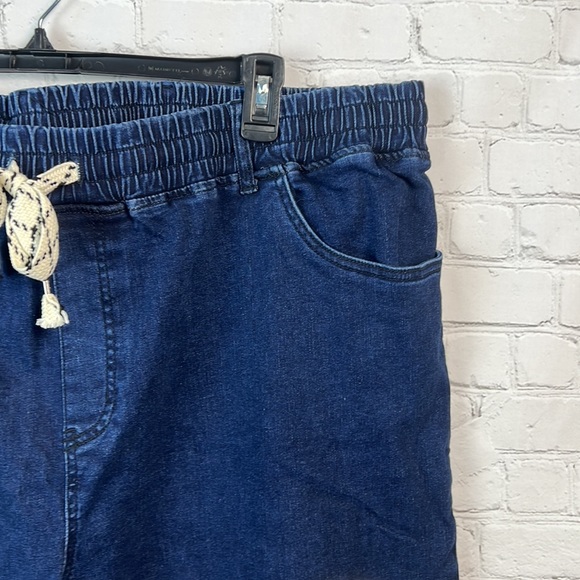 BloomChic Stretchy High Rise Dark Wash Roll Hem Drawstring Jeans Plus Size 26 - Picture 4 of 7